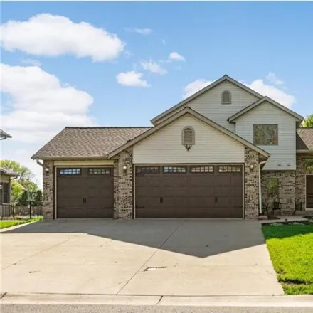 Buy this 4 bed house on 323 Kilbirnie Way in Mahtomedi, MN 55115