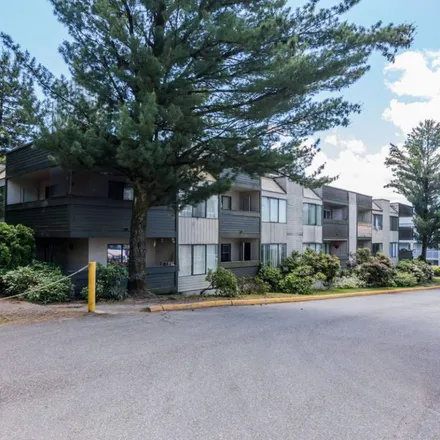 Image 7 - 13784 101 Avenue, Surrey, BC V3T 0H2, Canada - Apartment for rent