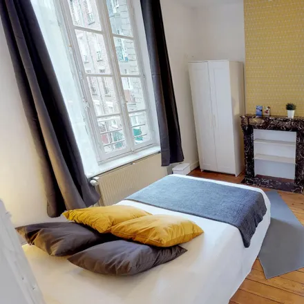 Rent this 4 bed room on 48 Rue de la Vignette