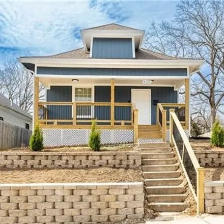 Buy this 2 bed house on 2522 Chelsea Avenue in Kansas City, MO 64127