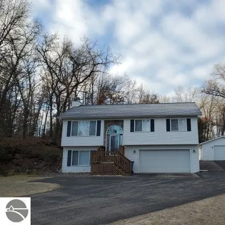 Buy this 3 bed house on 2746 West Caribou Trail in Churchill Township, MI 48661