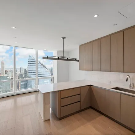 Rent this 4 bed apartment on unnamed road in New York, NY