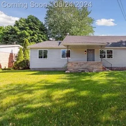 Buy this 3 bed house on 1665 West Michigan Street in Mount Pleasant, MI 48858