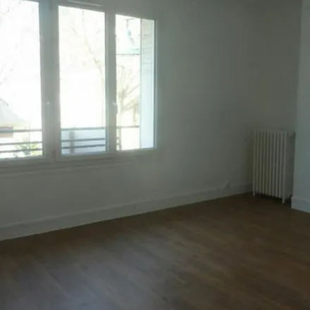 Rent this 3 bed apartment on 3 Boulevard Duchesne Fournet in 14100 Lisieux, France