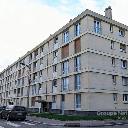 Image 3 - 19 Place Georges Clemenceau, 60000 Beauvais, France - Apartment for rent
