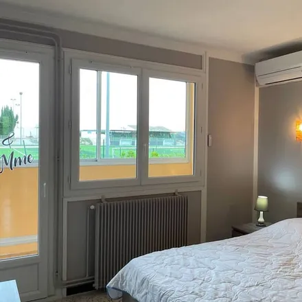 Rent this 2 bed apartment on Balaruc Les Bains in 20 Avenue du Port, 34540 Balaruc-les-Bains