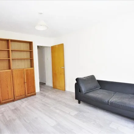 Image 9 - Woodvale Way, London, NW11 8SQ, United Kingdom - Apartment for rent