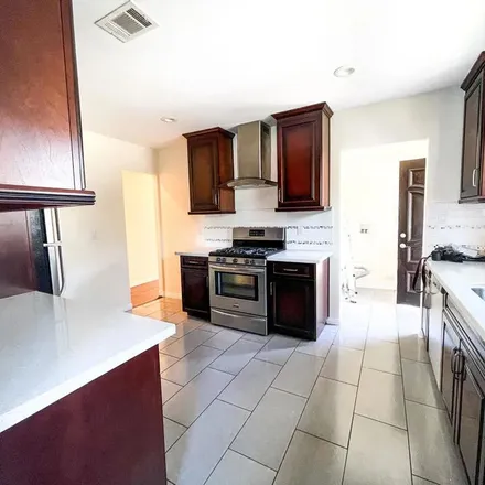 Rent this 2 bed apartment on 6500 Leland Way in Los Angeles, CA 90028