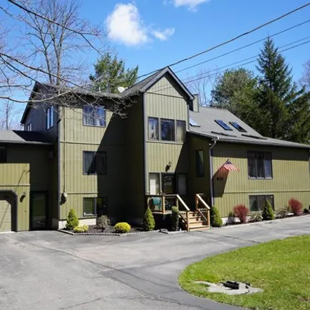 Buy this 6 bed house on 318 North Gate Road in Lake Township, PA 18436