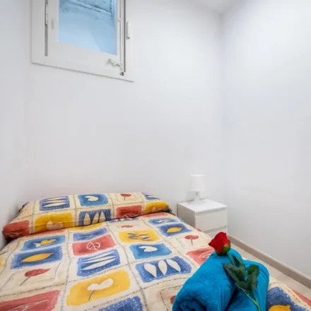 Rent this 3 bed apartment on Carrer de Santa Carolina in 52, 08025 Barcelona