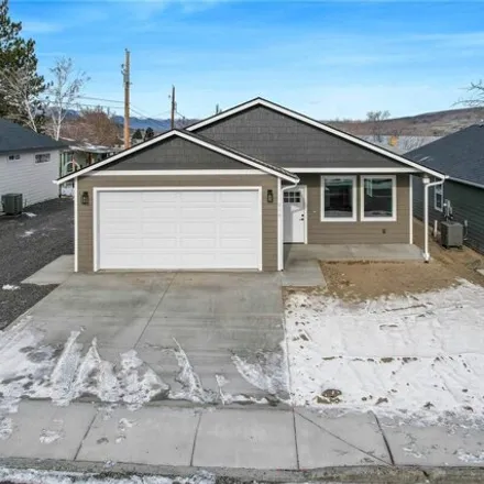 Buy this 3 bed house on 556 Main Avenue West in Soap Lake, Grant County