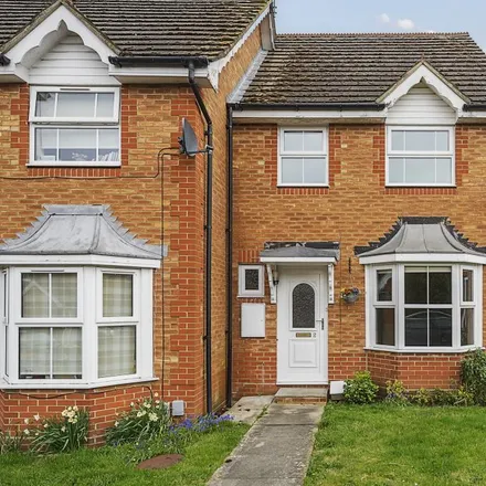 Rent this 3 bed townhouse on Morris Court in Aylesbury, HP21 9QT