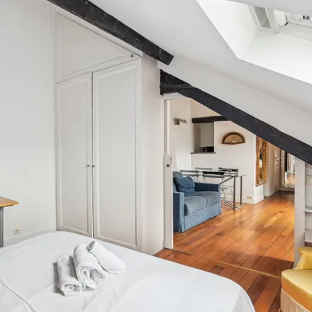 Image 7 - 29 Rue de Bourgogne, 75007 Paris, France - Apartment for rent