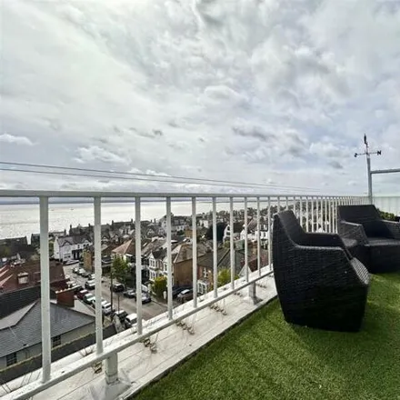 Image 4 - Grand Drive, Leigh on Sea, SS9 1BQ, United Kingdom - Apartment for sale