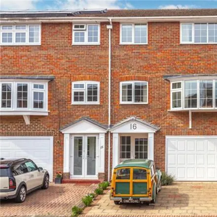 Buy this 3 bed townhouse on Ravenscroft Road in Henley On Thames, Oxfordshire