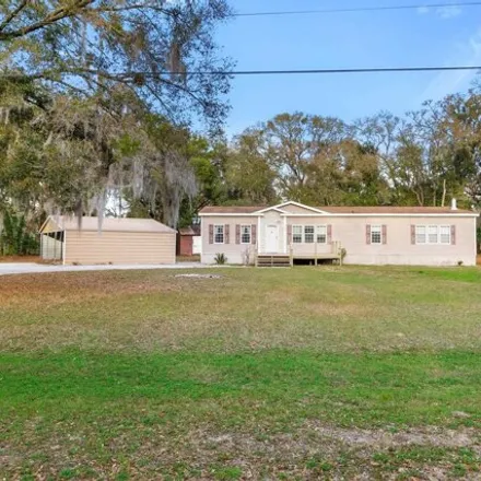 Buy this studio apartment on 113 Betsy Ross Place in Putnam County, FL 32189