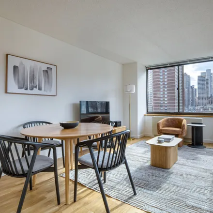Image 5 - 1700 3rd Avenue, New York, NY 10128, USA - Apartment for rent