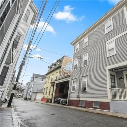 Buy this 3 bed condo on 70 Pequot Street in Providence, RI 02903