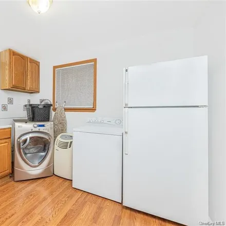 Image 3 - 4046 Bruner Avenue, New York, NY 10466, USA - Townhouse for rent