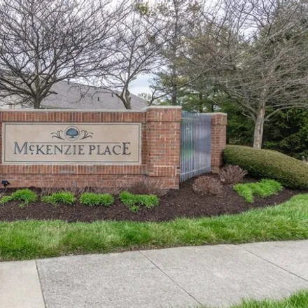 Buy this 3 bed condo on 1279 Worcester Way in Greenfield, IN 46140