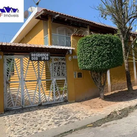 Buy this 2 bed house on Escola Municipal João de Carvalho Casemiro in Avenida Getúlio Vargas 136, Jardim Cinira