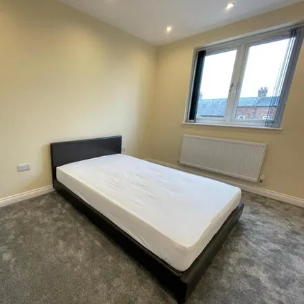 Image 7 - 20 Hawkswood Crescent, Leeds, LS5 3PG, United Kingdom - Apartment for rent