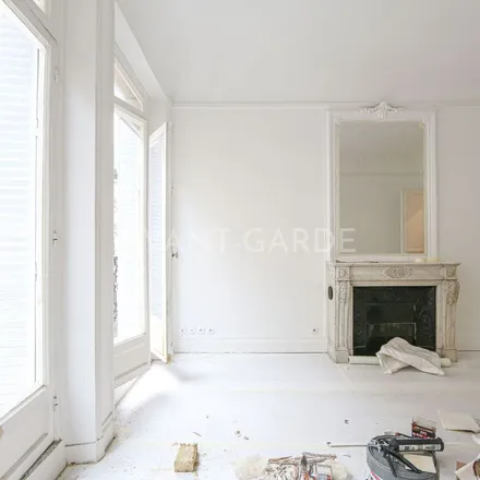 Image 6 - 4 Rue Chambiges, 75008 Paris, France - Apartment for rent