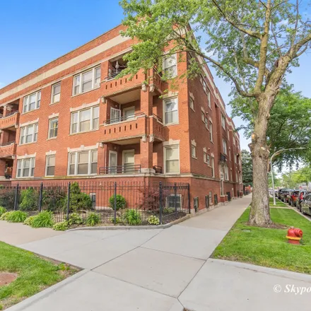 Buy this 2 bed house on 4839 South Vincennes Avenue in Chicago, IL 60653