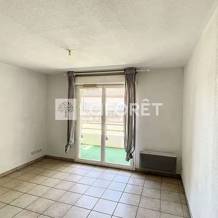Image 6 - Boulevard Roger Lazard, 13140 Miramas, France - Apartment for rent