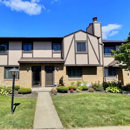 Buy this 2 bed condo on 5336 Shannon Lane in Columbus, OH 43235