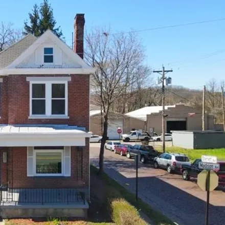 Buy this 2 bed house on Sterrett Avenue in Covington, KY 41014