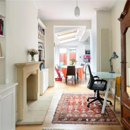 Image 7 - 74 Replingham Road, London, SW18 5LS, United Kingdom - Townhouse for sale