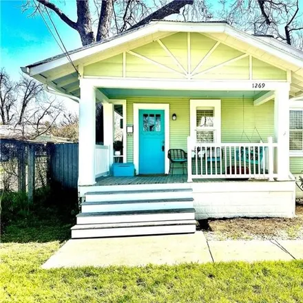 Rent this 2 bed house on 1237 Cross Street in Highland Park, New Braunfels