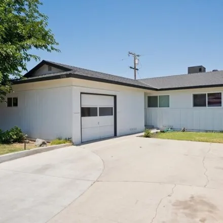 Buy this 3 bed house on 2308 Carol Pl in Bakersfield, California