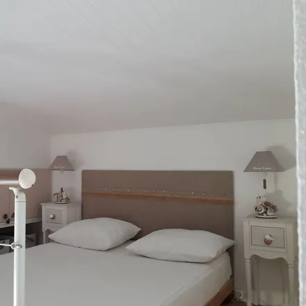 Rent this 1 bed apartment on 83400 Hyères
