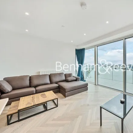Rent this 3 bed apartment on England Coast Path — Thames Path in Bell Water Gate, London