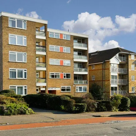 Rent this 1 bed apartment on Momo in 310 Ewell Road, London