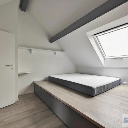 Rent this 4 bed apartment on Rue Henri Vandermaelen - Henri Vandermaelenstraat 18 in 1150 Woluwe-Saint-Pierre - Sint-Pieters-Woluwe, Belgium