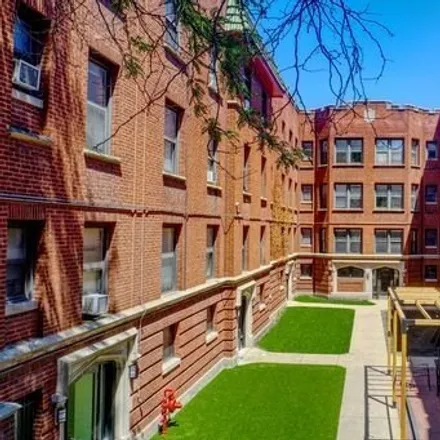 Rent this 2 bed house on 1700-1708 West Juneway Terrace in Chicago, IL 60626