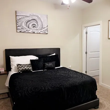 Rent this 1 bed apartment on Killeen