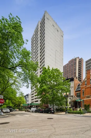 Image 1 - 1409 North Dearborn Street, Chicago, IL 60610, USA - House for sale