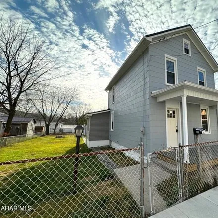 Buy this 3 bed house on 534 West Main Street in Everett, PA 15537