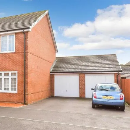 Buy this 3 bed duplex on Upperton Grove in Lyminster, BN17 7BF