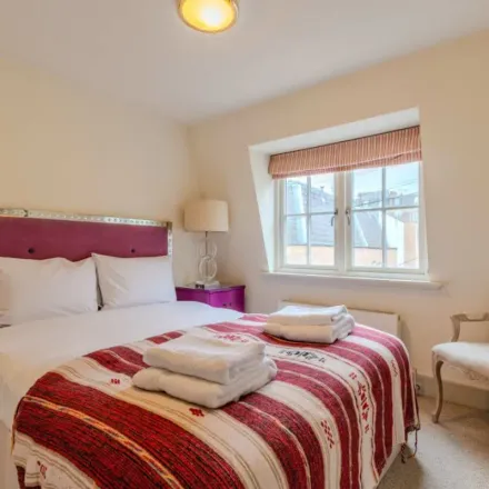 Rent this 3 bed apartment on 20 Dunworth Mews in London, W11 1LE