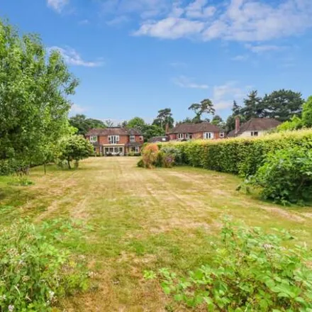 Image 2 - Chipperfield Road, Kings Langley, WD4 9JA, United Kingdom - House for sale