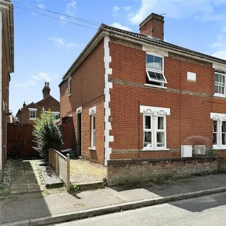 Rent this 3 bed duplex on 21 Winsley Road in Colchester, CO1 2DG
