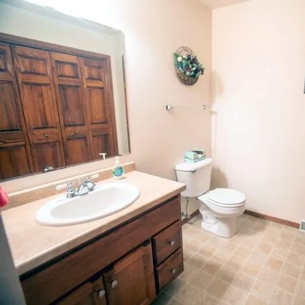 Image 7 - 1300 Willow Creek Parkway, Green Bay, WI 54311, USA - Condo for sale