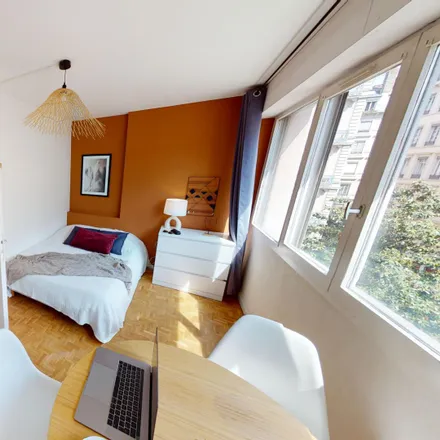 Rent this 4 bed room on 62 rue de Brest