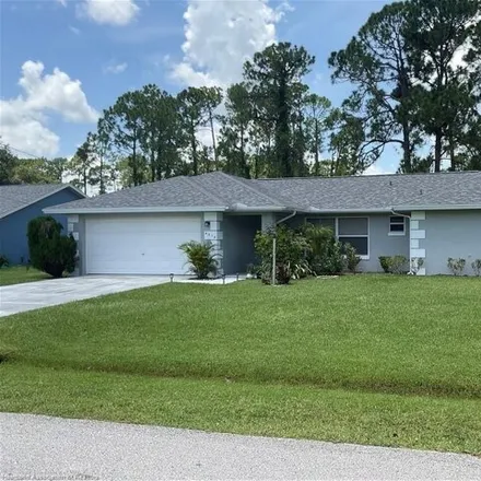 Rent this 3 bed house on 4213 Almeria Avenue in Highlands County, FL 33872