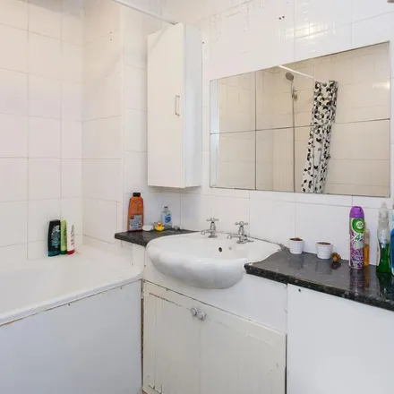 Image 2 - North Road, London, SW19 1BB, United Kingdom - Apartment for rent